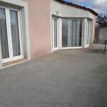 Maison Sur Les Hauteurs De *